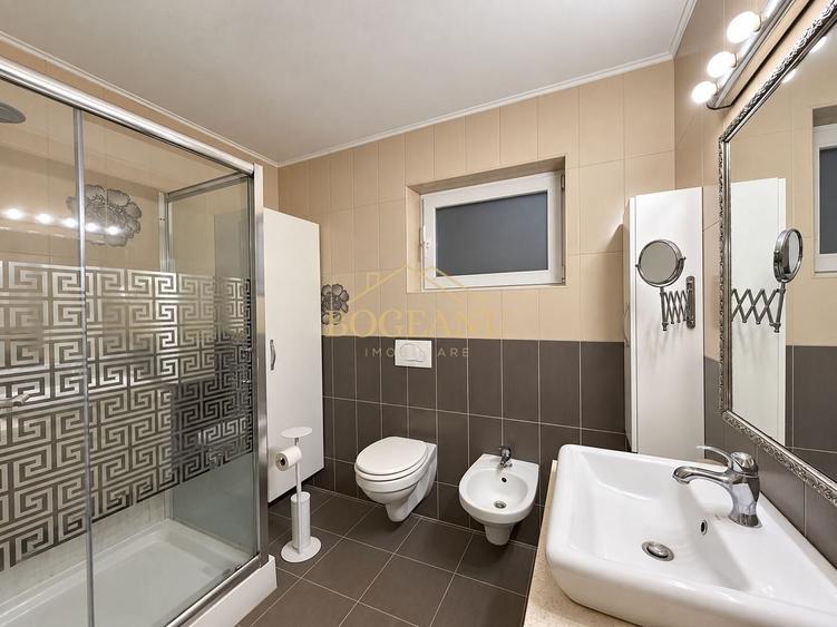 Casă individuală cu 6 camere cu Canalizare în Girocului