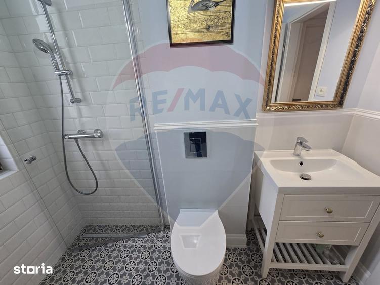 Casă cu 5 camere cu Teren 300 Mp în Ferme