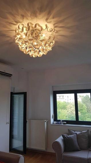 Apartament cu 3 camere decomandat în Băneasa