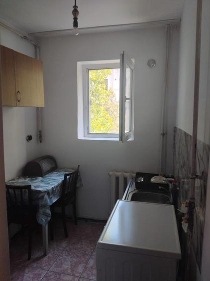 Apartament cu 2 camere semidecomandat, mobilat în City Park Mall