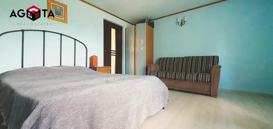 Casă cu 5 camere cu Teren 733 Mp în Luna
