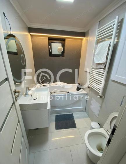 Apartament cu 3 camere semidecomandat în Spitalul Județean