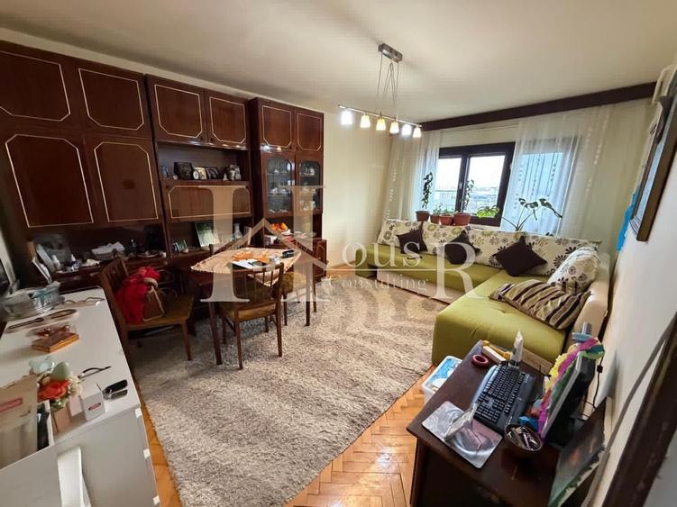 Apartament cu 3 camere decomandat în Steaua