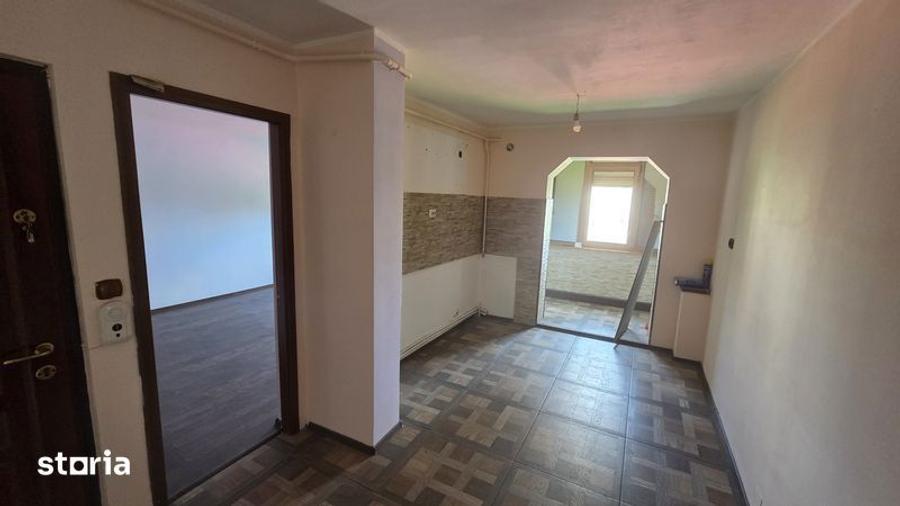 Apartament 2 camere decomandat Micro 20 langa piata - 1