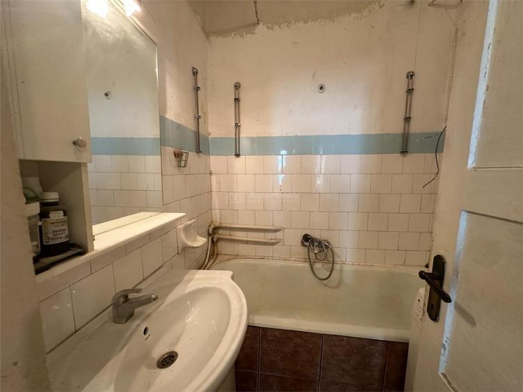 Apartament cu 3 camere decomandat în Luncă