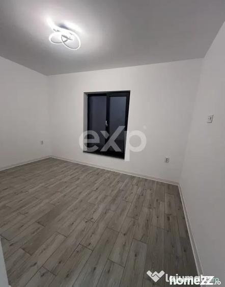 Casă cu 4 camere cu Teren 400 Mp în Bradu