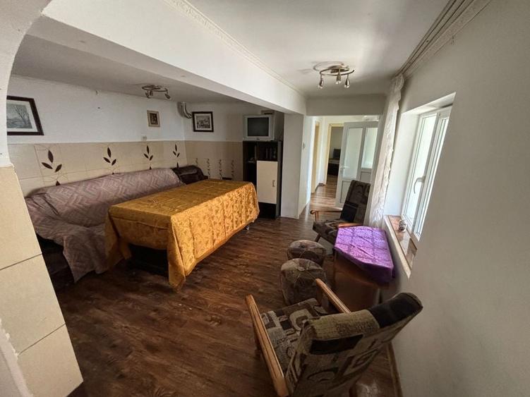 Casă cu 4 camere cu Teren 600 Mp în Rucăr