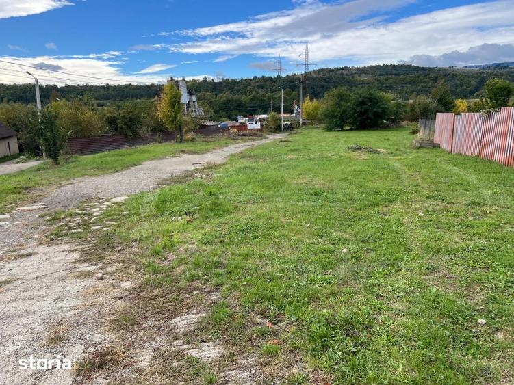 Teren de 1680 mp, în Coman