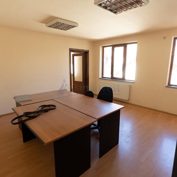 Spațiu comercial, de 382 mp, în Central
