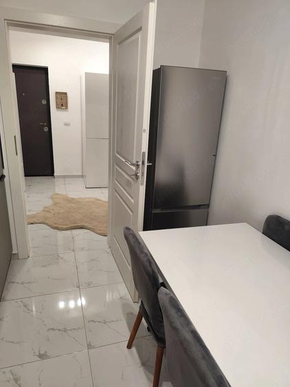 Garsonieră decomandată în Valea Adâncă