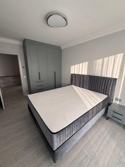 Apartament cu 3 camere decomandat în Exterior Vest
