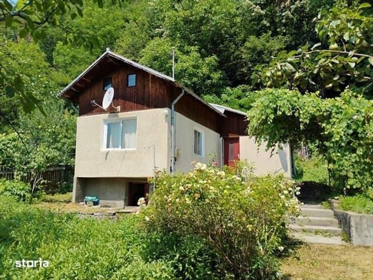 Casă cu 3 camere în Mislea
