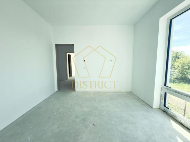 Duplex cu 5 camere cu Canalizare în Dumbrăvița