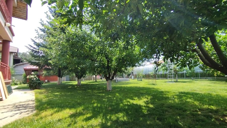 Casă cu 10 camere cu Teren 1881 Mp în Măgurele