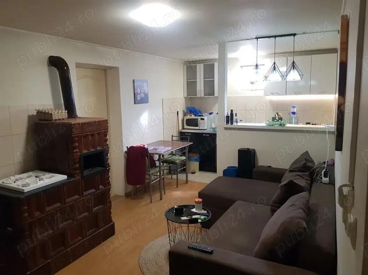 Casă cu 7 camere cu Teren 311 Mp în Central