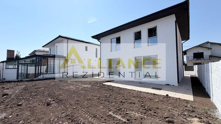 Casă individuală cu 5 camere cu Canalizare în Berceni