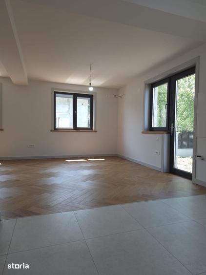 Casă cu 5 camere cu Teren 357 Mp în Central