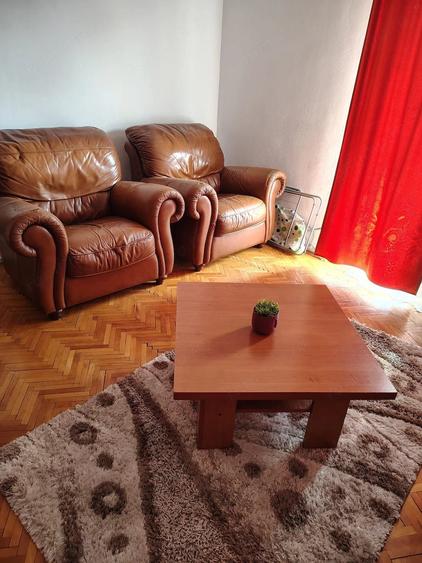 Apartament cu 3 camere decomandat în Spitalul Județean