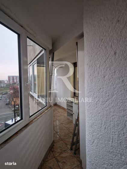 Apartament cu 4 camere decomandat în Decebal
