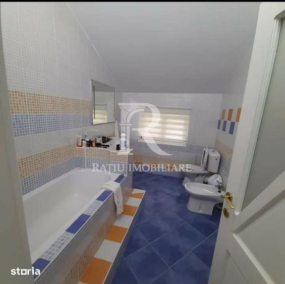 Casă cu 7 camere cu Teren 900 Mp în Sântandrei