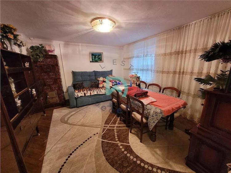 Casă cu 2 camere cu Teren 630 Mp în Craiter
