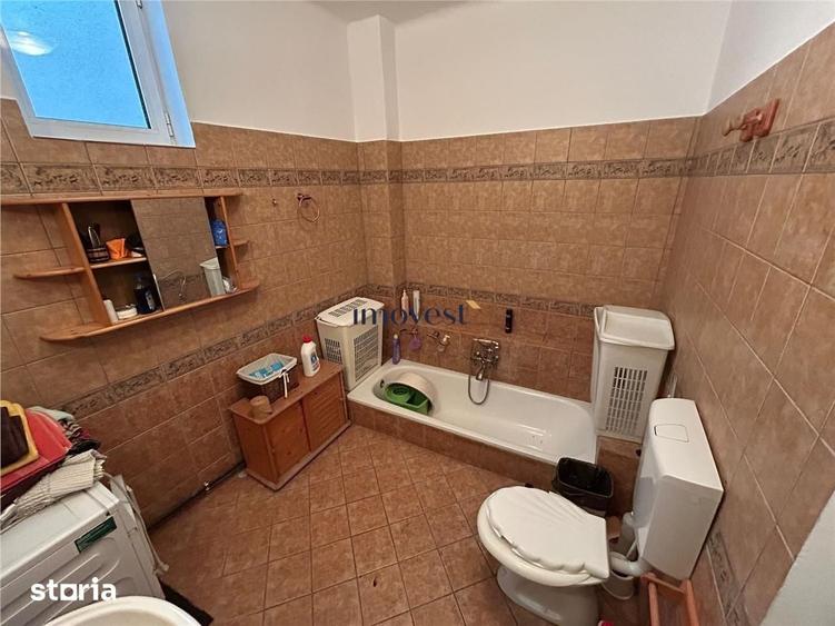 Casă cu 5 camere cu Teren 1000 Mp în Titulescu