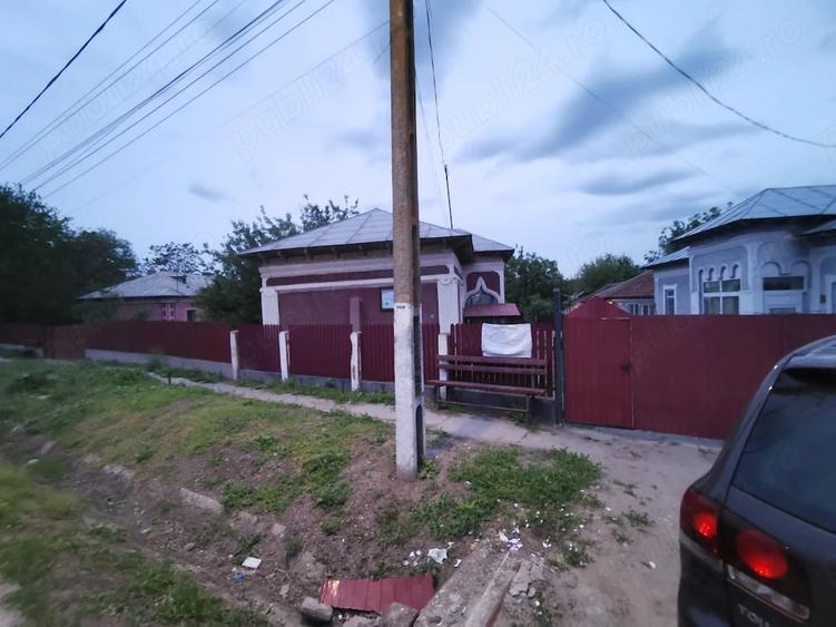 Casă cu 6 camere cu Teren 1800 Mp în Fântânele
