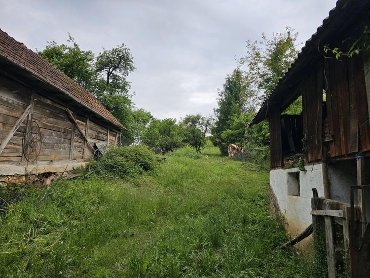 Casă individuală cu 4 camere cu Canalizare în Izbuc