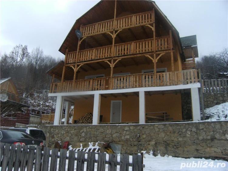 Casă cu 5 camere cu Teren 500 Mp în Central
