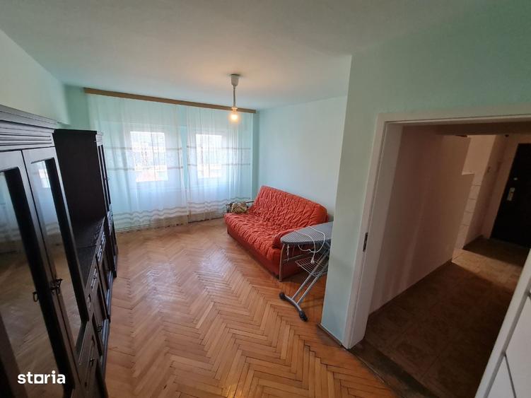 Apartament cu 2 camere decomandat în Băncilor