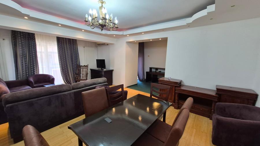 Apartament cu 3 camere decomandat în Unirii