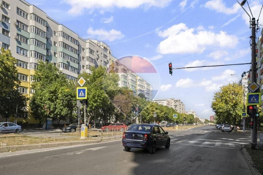Apartament cu 3 camere decomandat în Rahova