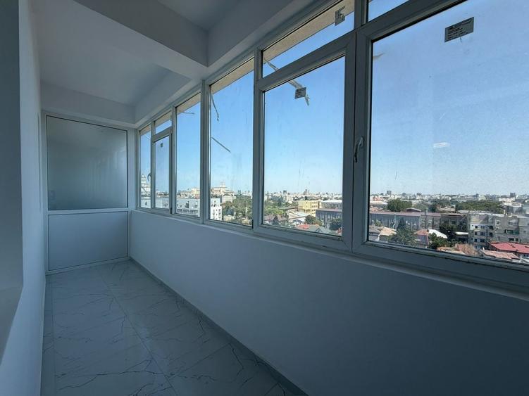 Penthouse cu 5 camere decomandat în Parcul Carol