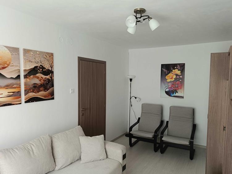 Apartament cu 3 camere decomandat în Lazaret