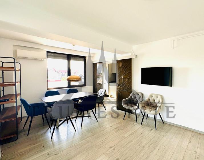 Penthouse cu 3 camere decomandat, mobilat în Matei Voievod