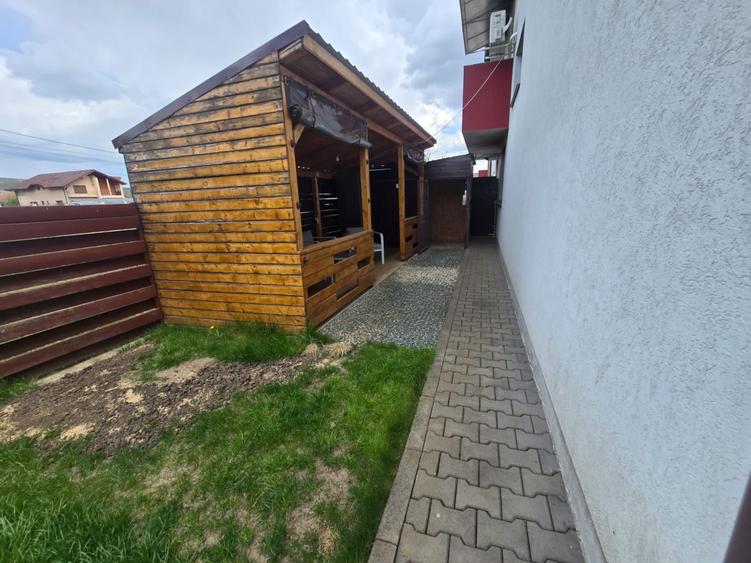 Duplex cu 4 camere cu Canalizare în Florești