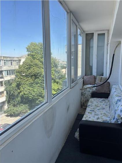 Apartament cu 3 camere decomandat, mobilat în Tomis II