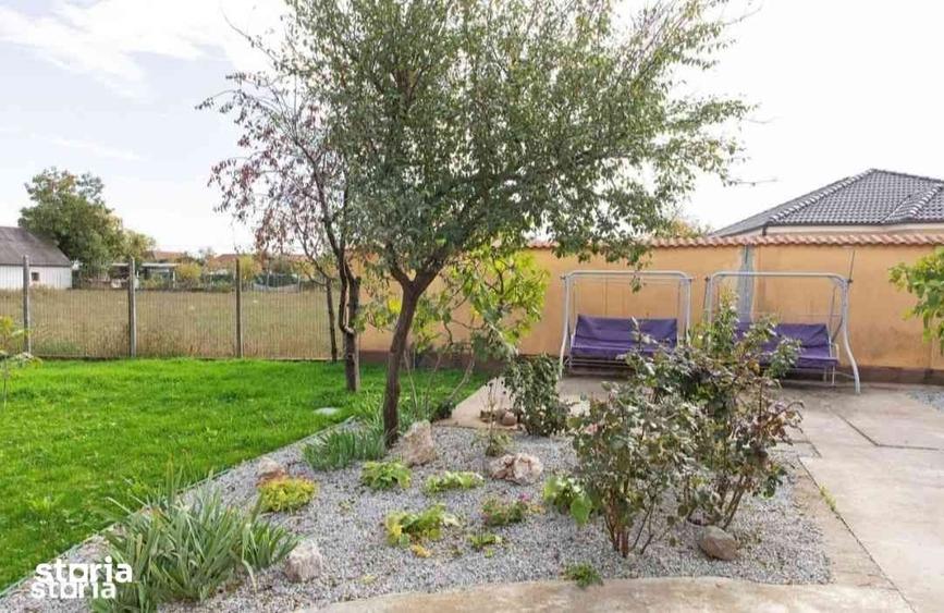 Casă cu 4 camere cu Teren 1130 Mp în Sântandrei