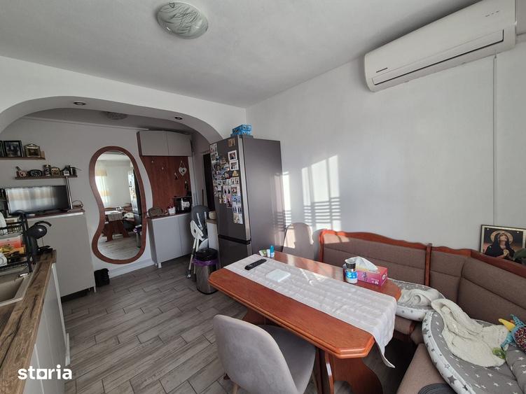 Apartament cu 3 camere semidecomandat în Brazda lui Novac