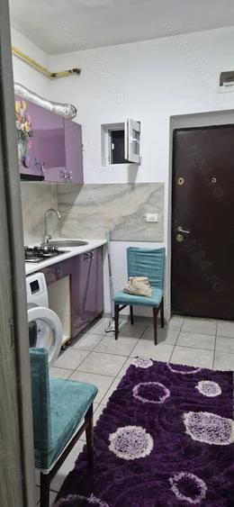 Garsonieră decomandată în Central