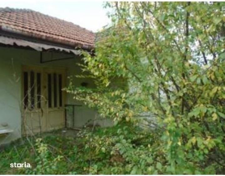 Casă cu 2 camere cu Teren 306 Mp în Central