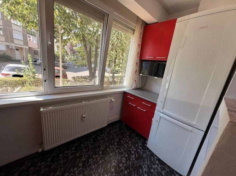 Apartament cu 3 camere decomandat în Decebal