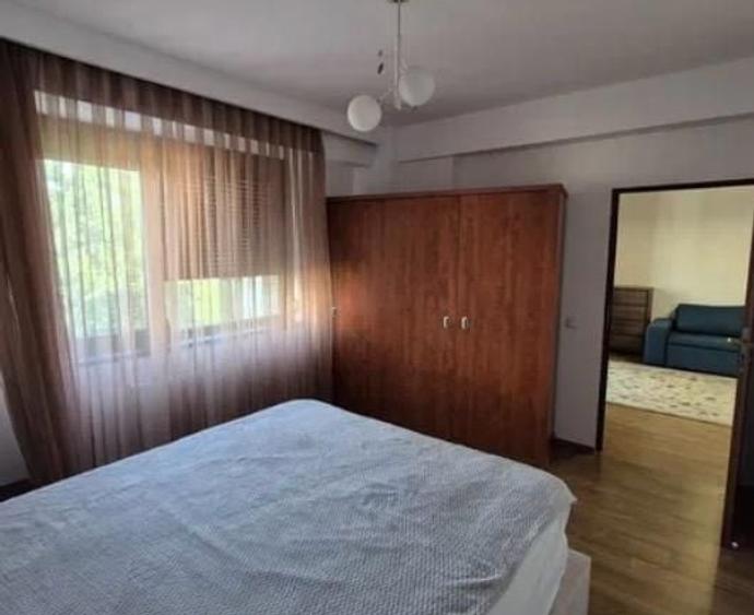 Apartament cu 3 camere, mobilat în Bucureștii Noi
