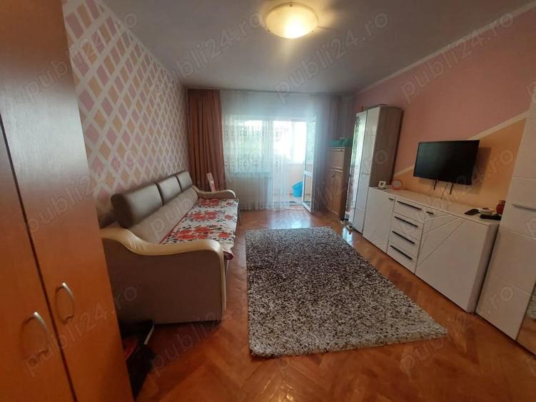 Garsonieră decomandată în Craiter