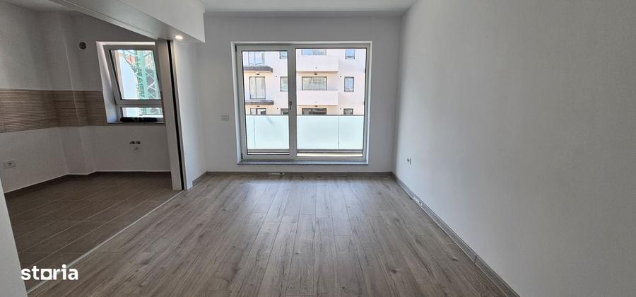 Garsoniera de vanzare noua cu balcon mare Tractorul, Brasov - 13