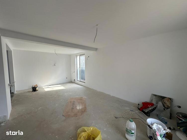 Casă cu 4 camere cu Teren 240 Mp în Clinceni