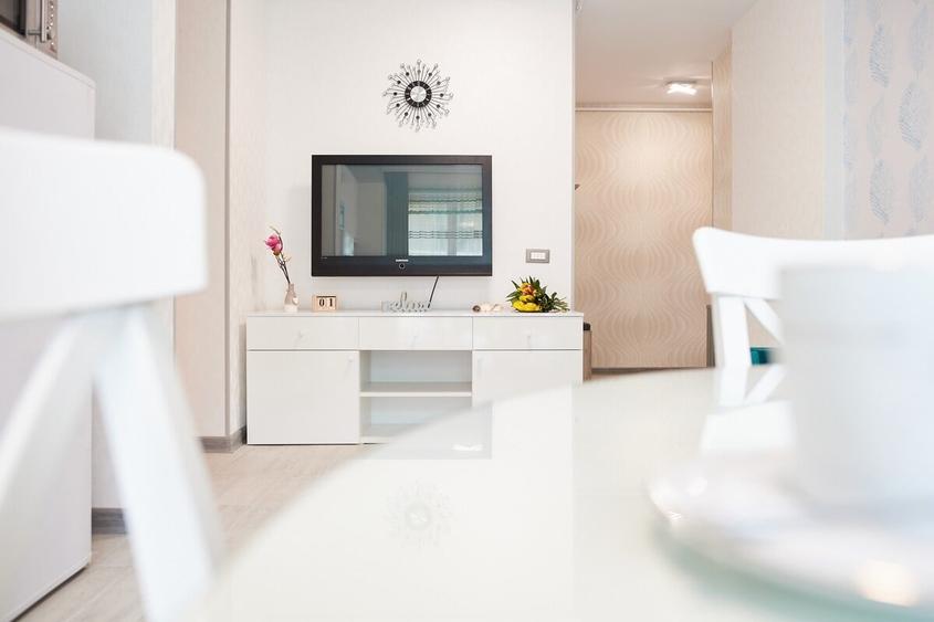 Apartament cu 3 camere decomandat în Mamaia-Sat