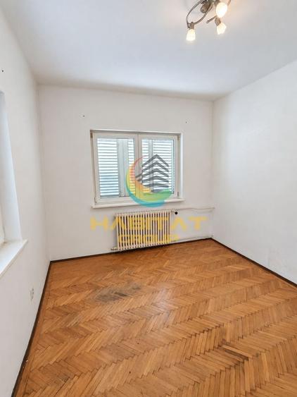 Apartament cu 3 camere semidecomandat în Gara de Nord