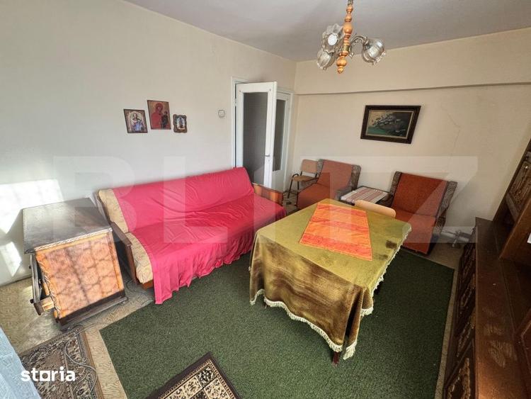 Apartament cu 3 camere decomandat în Rovine