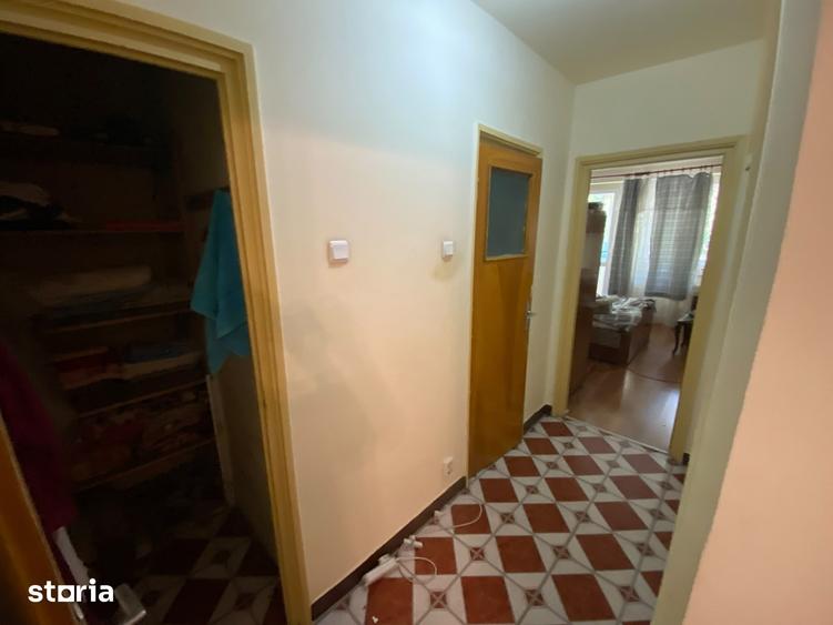 Apartament cu 3 camere semidecomandat în Vatra Luminoasă